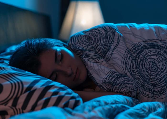 Malam Hari Lebih Tenang, Ini 3 Kebiasaan yang Bantu Tidur Jadi Berkualitas
