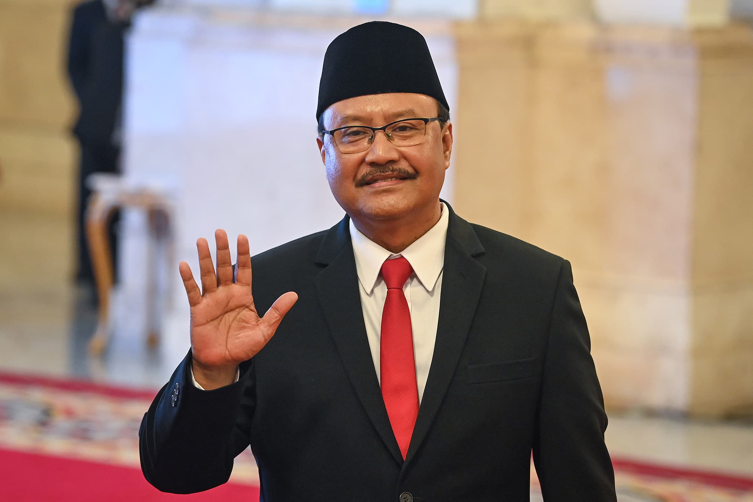 Mensos Gus Ipul Coret 11 Ribu Penerima Bansos Terindikasi Judi Online