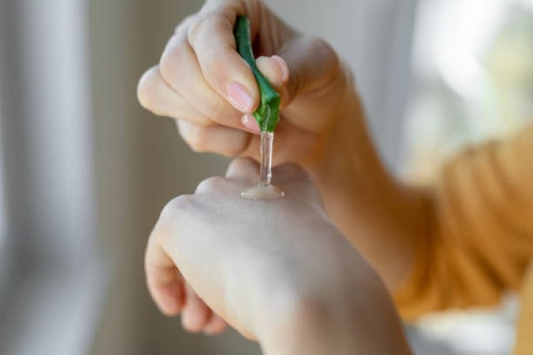 Tips Simpel Jaga Kulit Sensitif Tetap Sehat saat Musim Panas Tiba