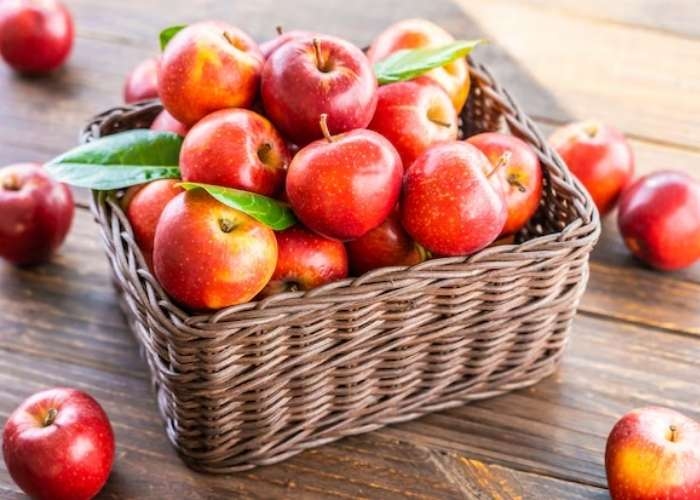 Sering Dikupas, Padahal Paling Bergizi! 5 Buah Ini Lebih Sehat Dimakan dengan Kulitnya