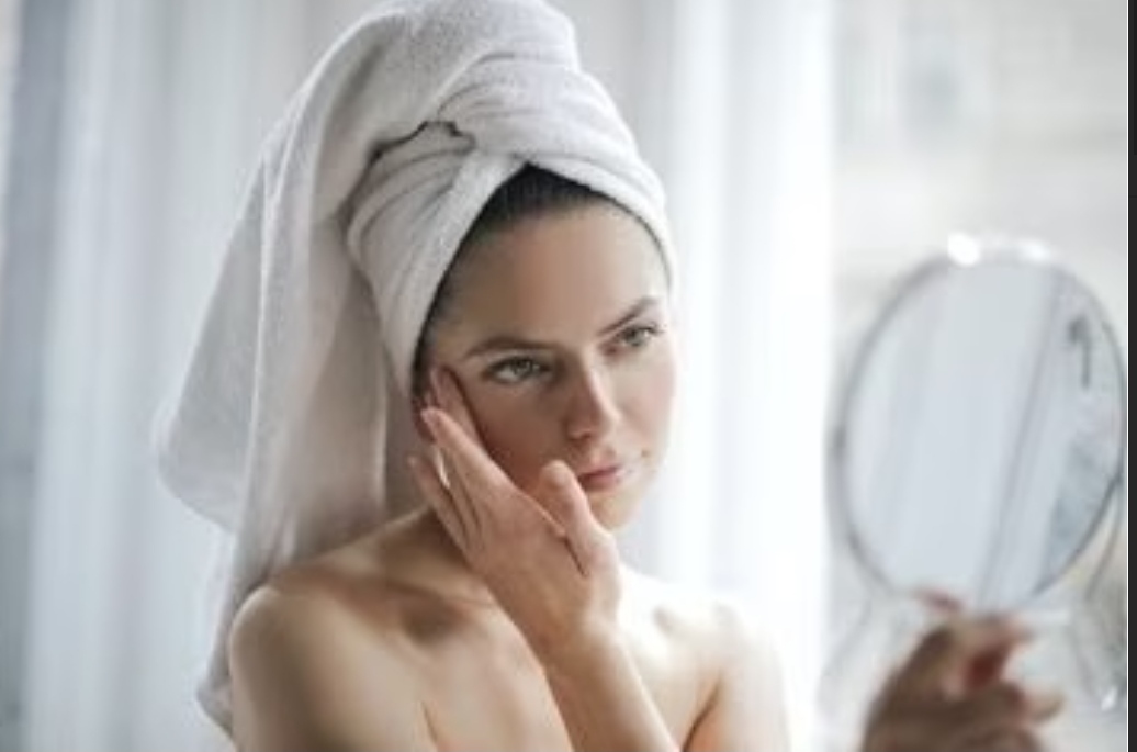 8 Tips Cara Mengecilkan Pori-pori Besar di Wajah