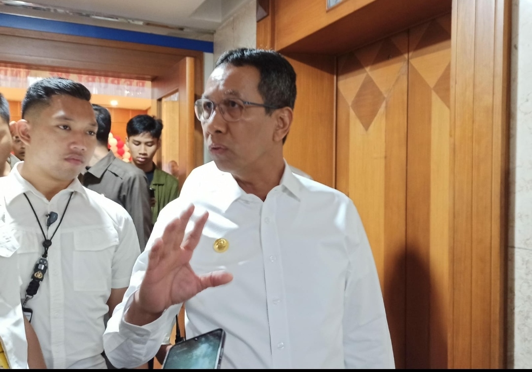 Atasi Polusi Udara, Heru Bakal Bentuk Satgas dan Lakukan Water Mist