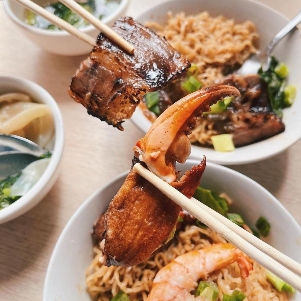 Bakmi Daging Legenda, Sensasi Makan Mie dengan Keunikan Toppingnya