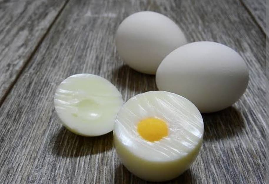 Telur Rebus Tak Pernah Semudah Ini, Rahasianya Cuma Satu Bahan Ini