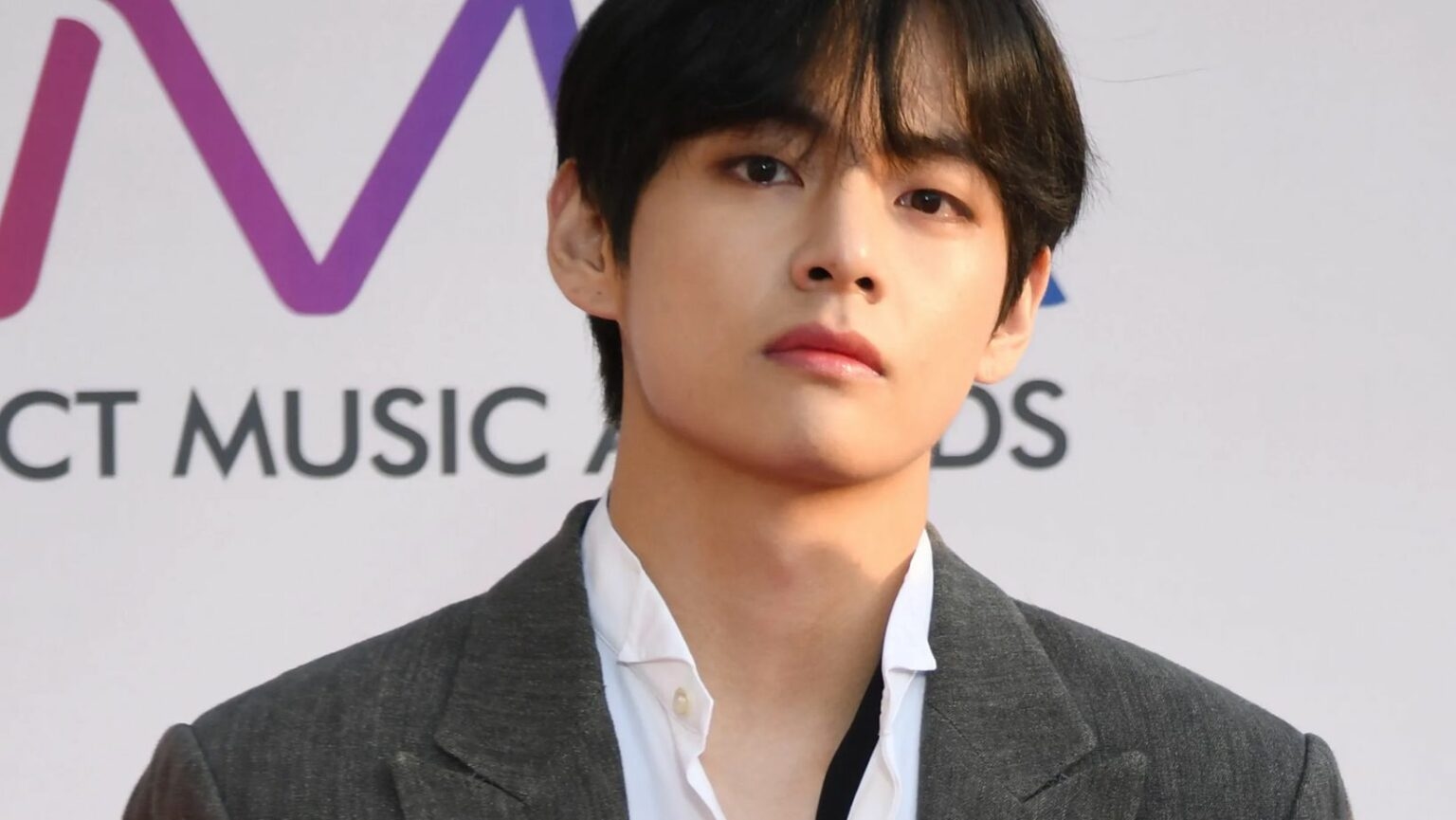 Keren! Lagu 'Slow Dancing' Kim Taehyung alias V dari BTS Tembus 100 Juta Streaming di Spotify