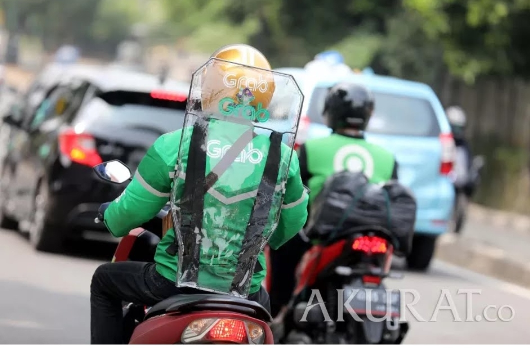 Viral, Ojol Buang Motor Debt Collector ke Sungai Karena Tak Terima Motornya Ditarik Paksa