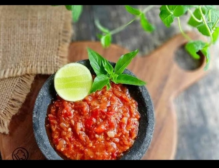 Resep Sambal Bawang Saus Tiram, Pedas Gurih Jadi Menu Wajib di Meja Makan