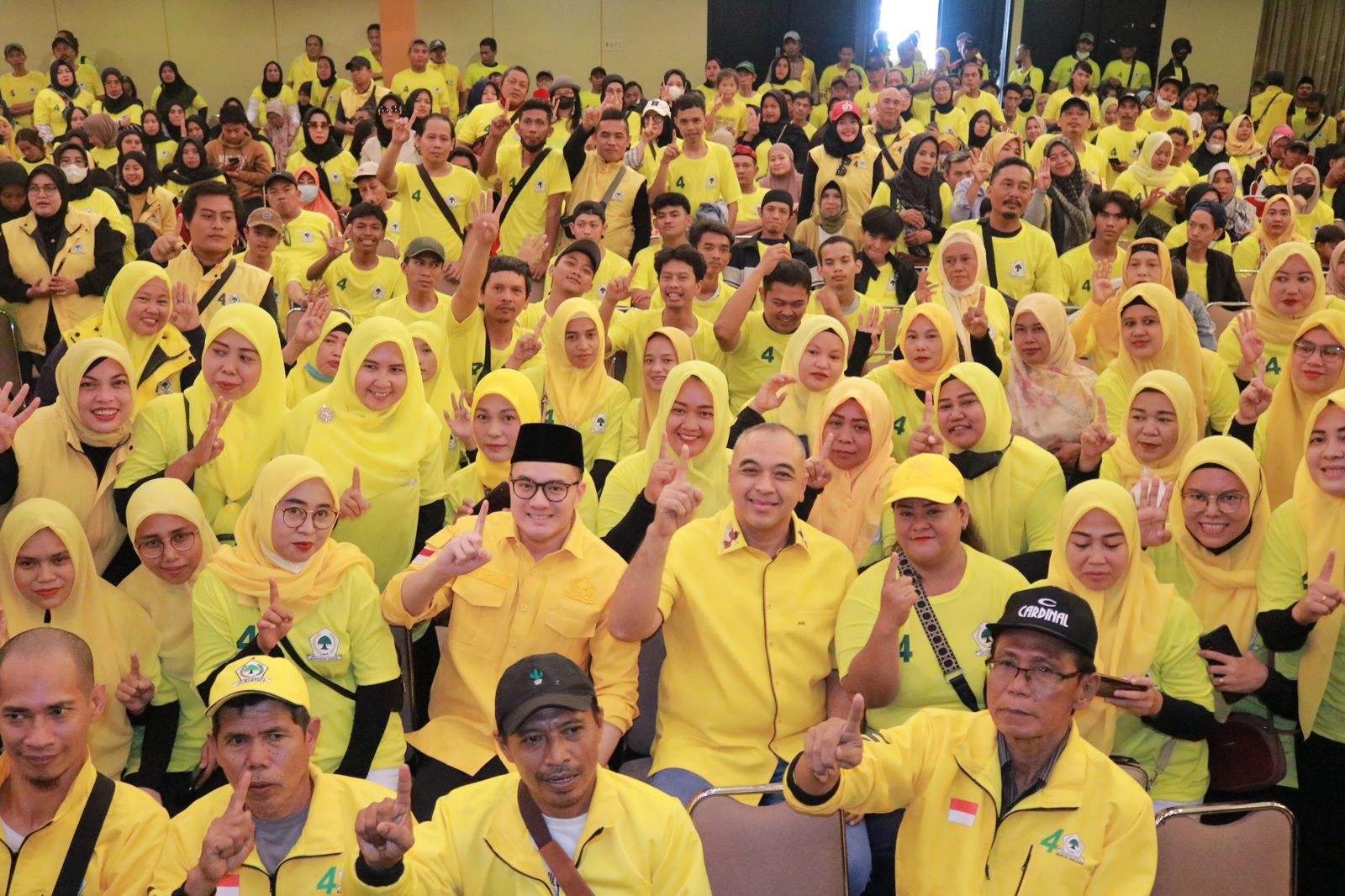 Tingkatkan Sinergi, Bang Zaki Bersilaturahmi dengan 1500 Relawan dan Caleg Golkar di Dapil 10