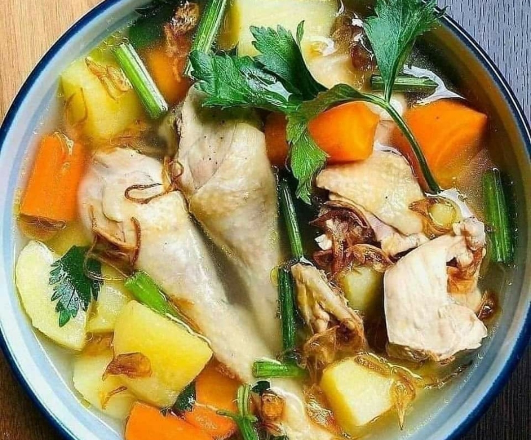 Resep Sup Ayam Bening, Bikin Lahap Makan Anak-anak di Rumah