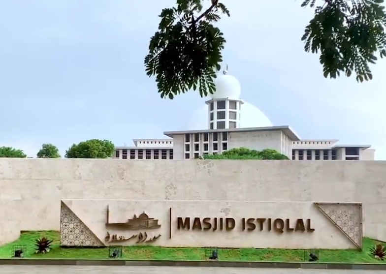 Jadwal Shalat Jumat di Masjid Istiqlal Jakarta Hari Ini, Khotib Laksma TNI (Pur) Dr KH Asep Saepudin, Tema Merdeka: Menguatkan Persaudaraan