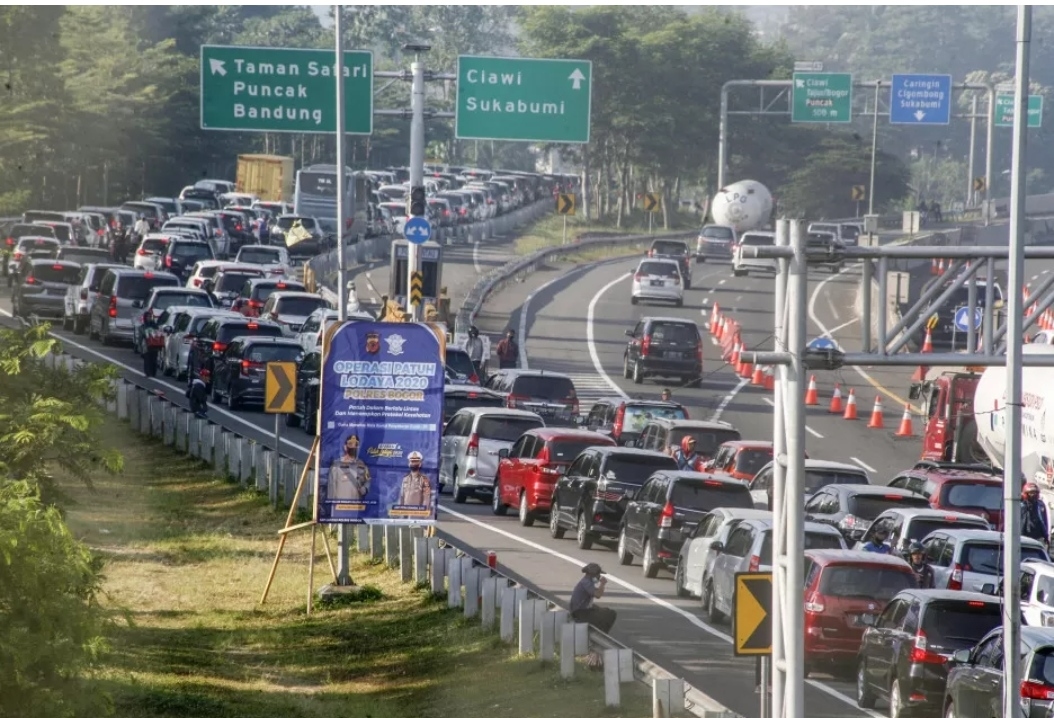 Update Kawasan Puncak Bogor Macet Libur Tahun Batu Islam, Polisi Berlakukan Buka Tutup Arus
