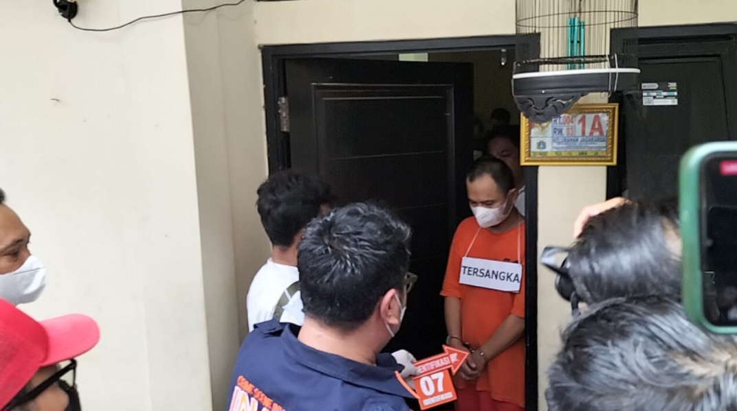 Rekonstruksi Pembunuhan 4 Anak oleh Ayah Kandung, Peragakan 41 Adegan, Warga Berkerumun Menonton