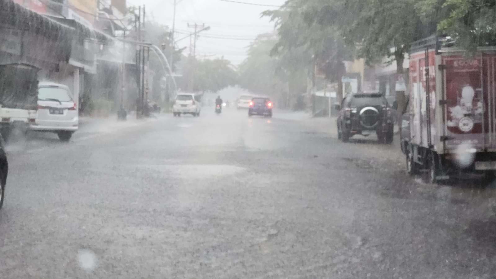 Laporan BMKG: Hujan Ringan Diprediksi Basahi Jakarta Hari Ini