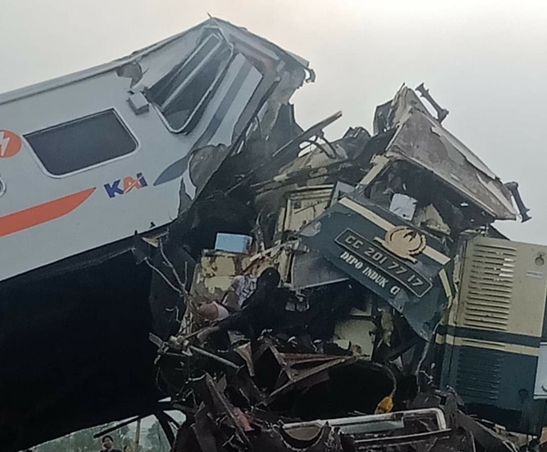 Ini Soal Penyebab Kecelakaan Kereta Api Turangga vs Komuter Bandung Raya yang Terjadi Jam 6 Pagi Ini