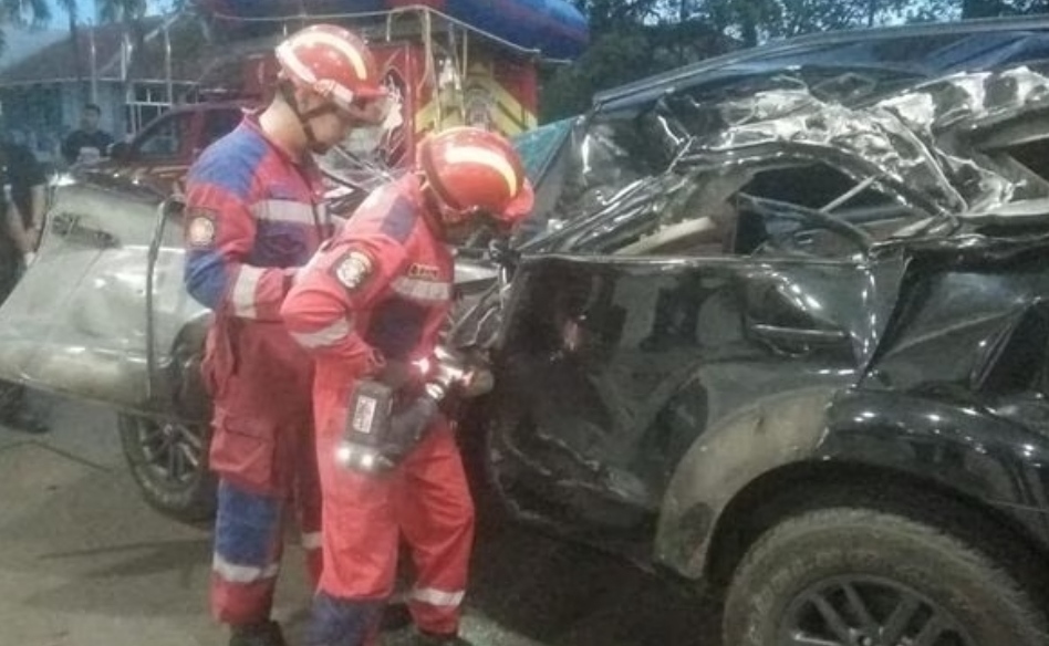 Detik-detik Kronologi Kecelakaan Maut Fortuner Tabrak Truk di Tol Jagorawi, 2 Remaja Meninggal Dunia
