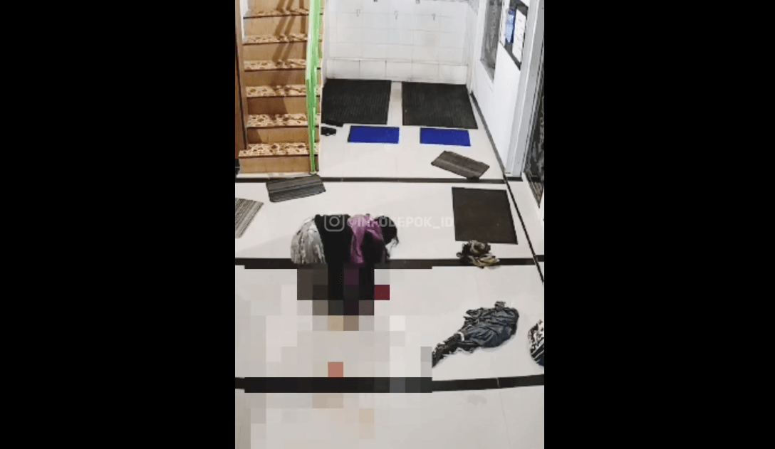 Viral! Perempuan Melahirkan di Masjid dan Buang Bayinya di Tangga