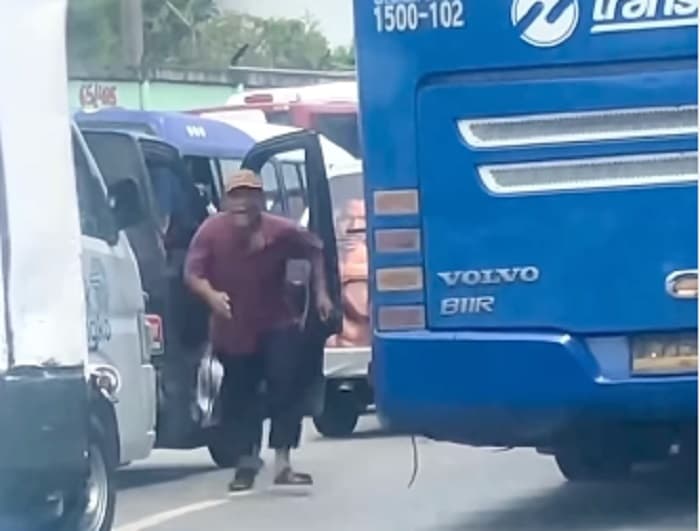 VIRAL Detik-detik Aksi Jambret HP di Tanjung Priok Terekam Kamera, Seorang Bapak Tua Sopir Bak Jadi Korban
