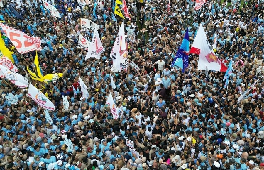 Kirab Kebangsaan Prabowo-Gibran Meriah, 02 Semakin Tangguh di Kandang Banteng
