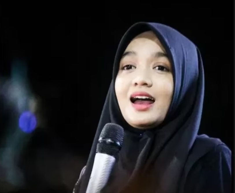 Profil Singkat Ning Umi Laila, Penceramah Cantik yang Punya Suara Enak