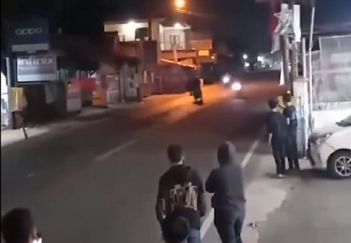NGERI! Detik-detik Kecelakaan Maut di Bogor, Pemotor Ditabrak Pembalap Liar, Satu Orang Tewas di Tempat