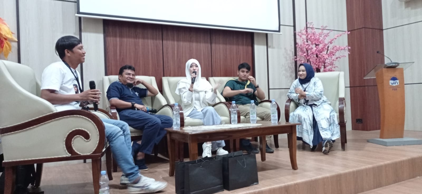 Kheira Sabira Ajak Keluarga UIN Nonton Film Dua Surga Dalam Cintaku di Bioskop 21 Maret 2024