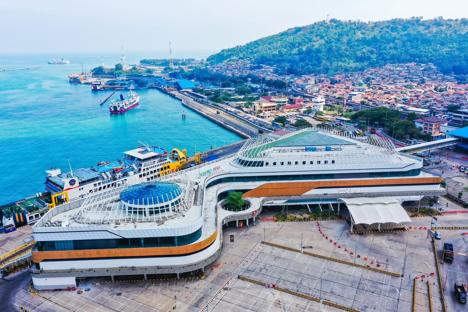 Antrian Pemudik yang akan Menyeberang Melalui Pelabuhan Merak Capai 15 KM, Begini Kata Kapolda Banten