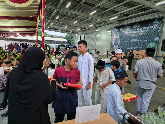 Berkah Ramadhan Bahagiakan Anak Yatim, Grup Ajinomoto Indonesia Beri Santunan dan Buka Puasa Bersama