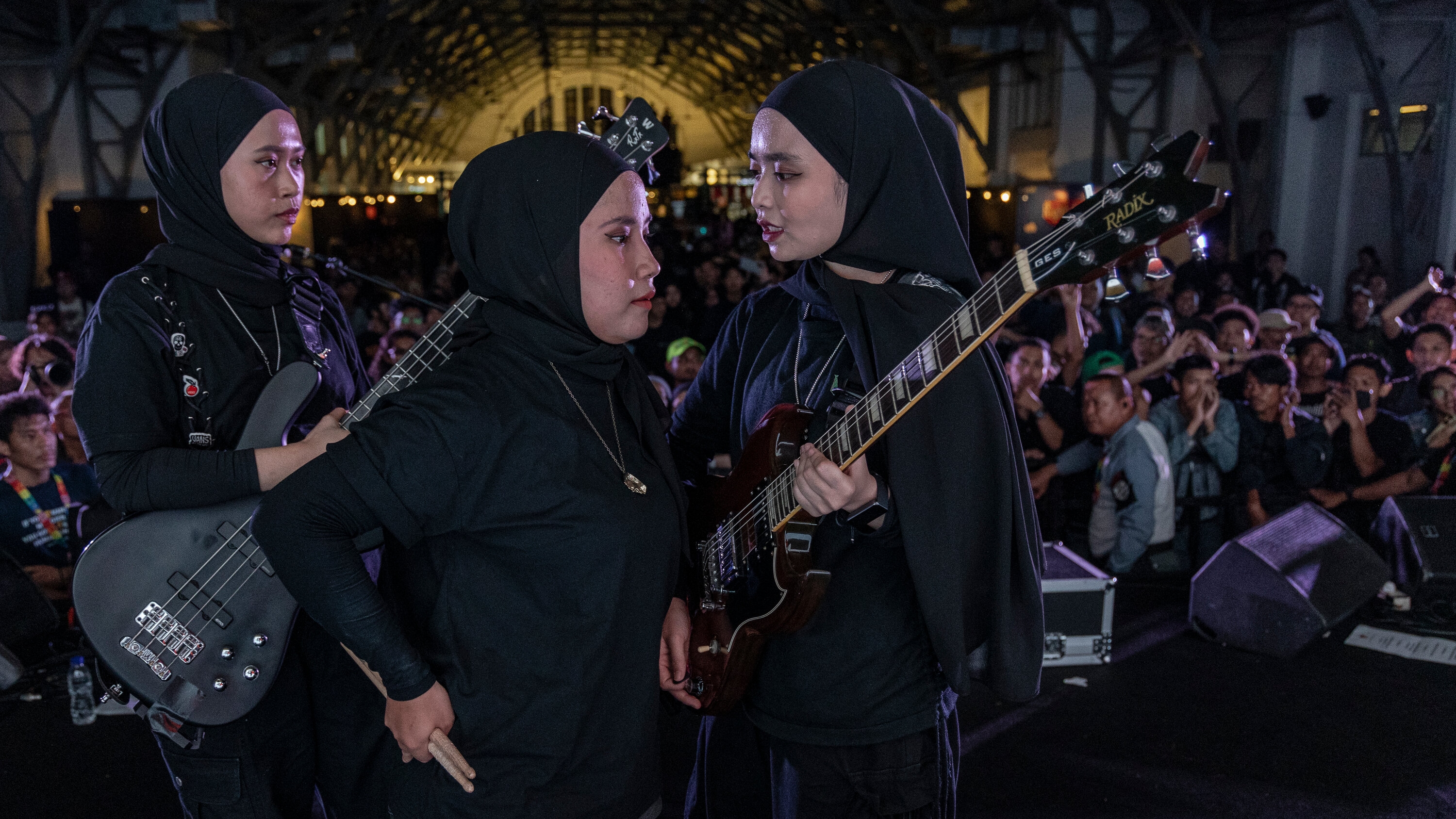 Voice of Baceprot Jadi Band Pertama dari Indonesia Ramaikan Festival Glastonbury 2024
