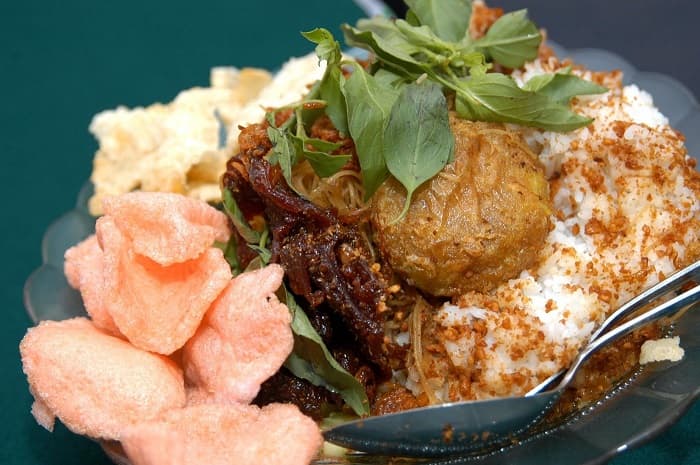 4 Restoran di Jakarta yang Masih Menjual Menu Nasi Ulam, Kuliner Betawi yang Kian Langka: Ada yang Buka 24 Jam!