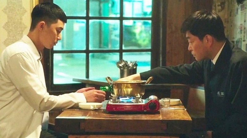 Mengenal Ritual dan Etika Minum Soju dalam Budaya Korea, Adegan yang Selalu Muncul di Setiap Drakor