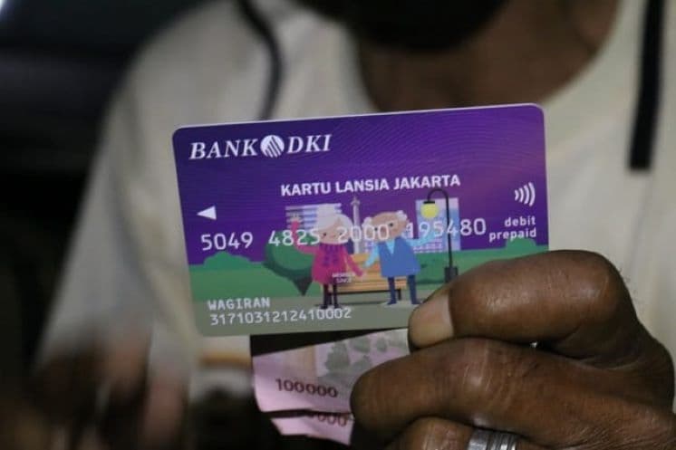 Bansos PKD Cair Rp300 Ribu Per Bulan, Dinsos DKI Akan Serahkan 221 Kartu ATM untuk Warga Kepulauan Seribu