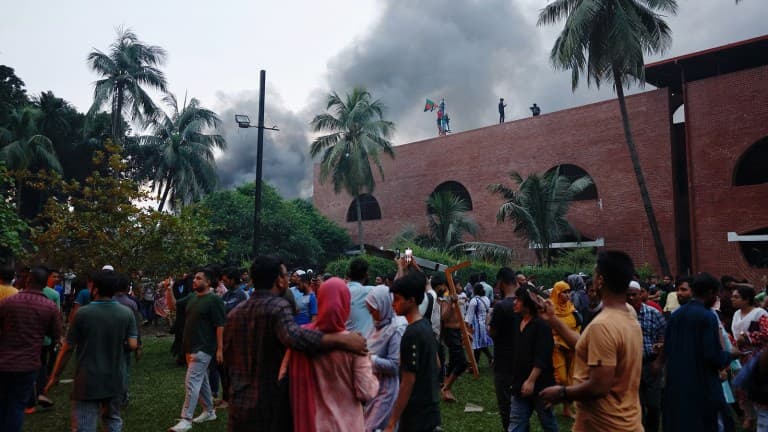 Kabur Dari Bangladesh, Rumah PM Sheikh Hasina Dijarah Rakyat