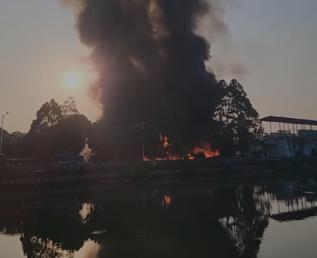 120 Rumah Terbakar Di Penjaringan, Damkar DKI Duga Akibat Konsleting Listrik