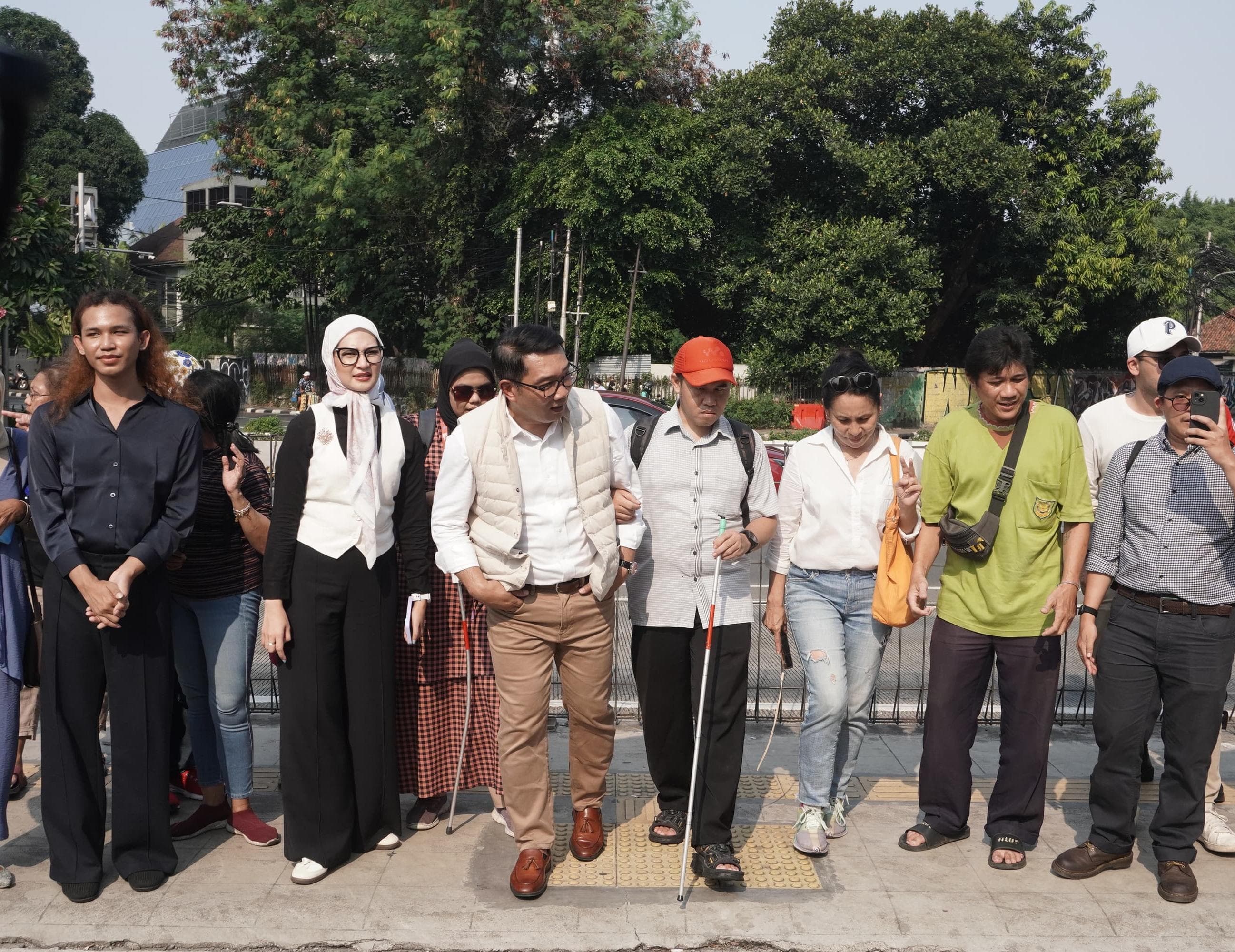 Ridwan Kamil Ajak Penyandang Disabilitas Naik Transjakarta, Dengar Curhatan Soal Mobilitas dan Kartu Subsidi