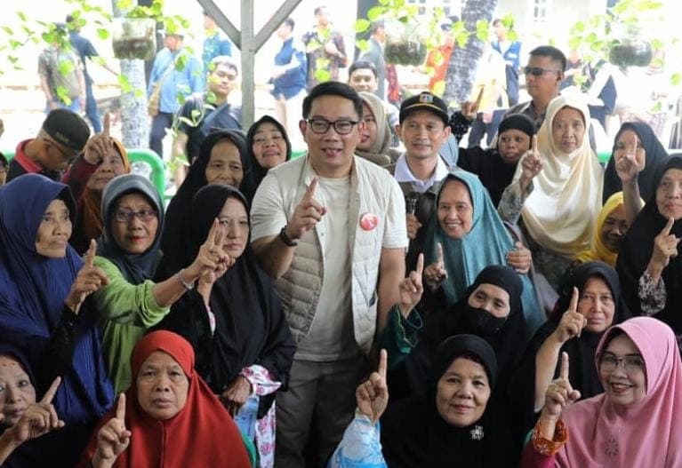 Blusukan ke Pancoran, Ridwan Kamil Tawarkan Program Sahabat Lansia dan Dokter Keliling ke Ibu-Ibu dan Lansia