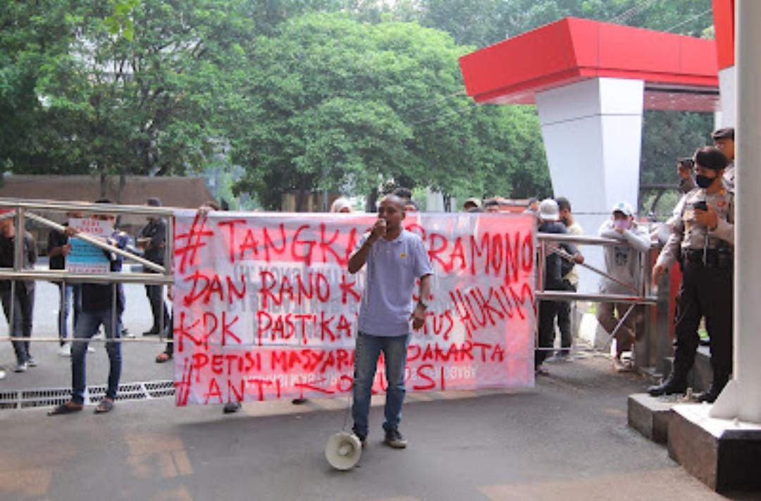 Massa Demo KPK Tagih Kepastian Hukum Dugaan Korupsi e-KTP Pram dan Alkes Banten Rano
