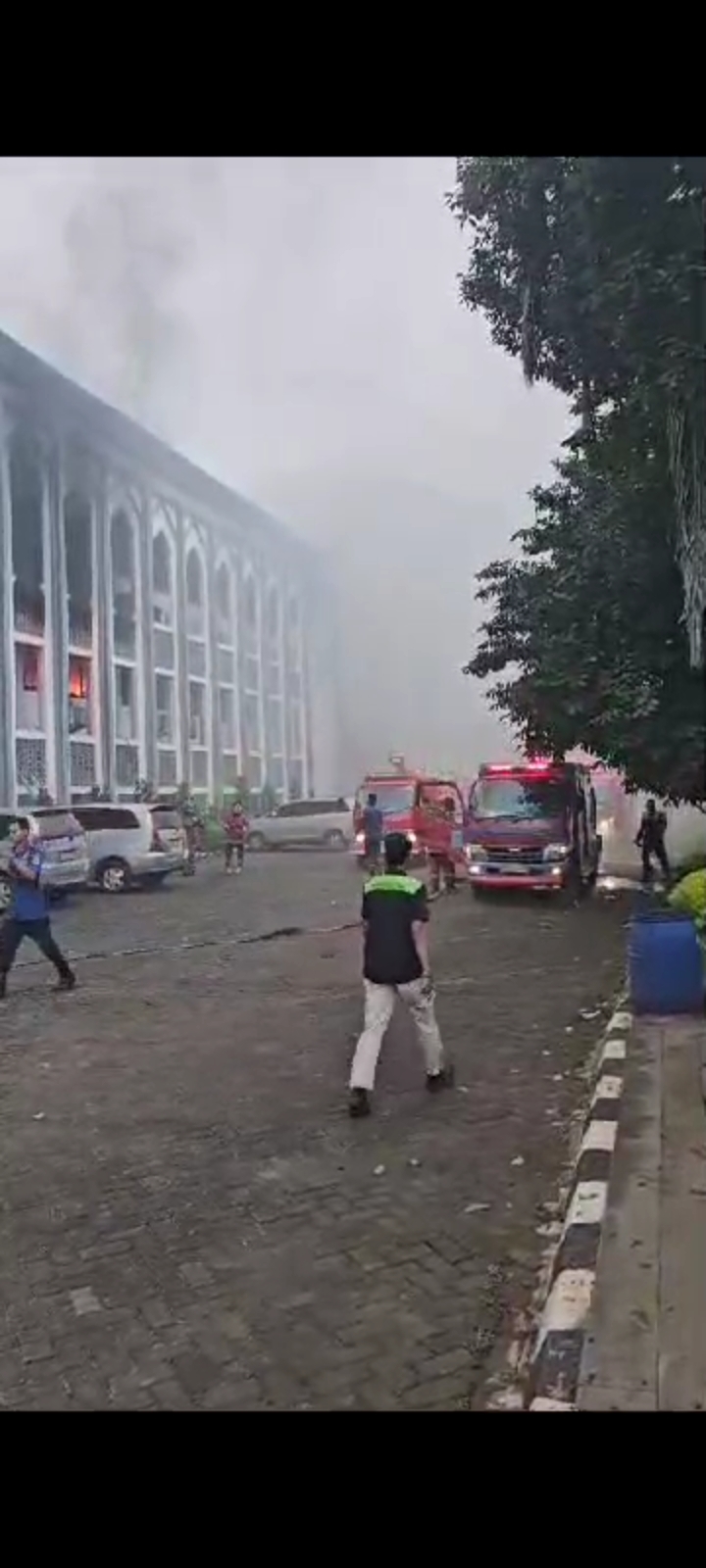 Kebakaran Melanda Kampus UIN Syarif Hidayatullah Jakarta Pagi Ini, Gedung Rektorat Hangus