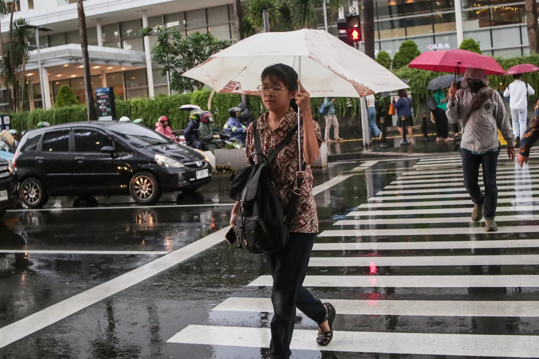 Prakiraan Cuaca Jakarta Hari Ini 30 Juli 2025, Pagi-Sore Berawan, Malam Hujan di Sebagian Wilayah