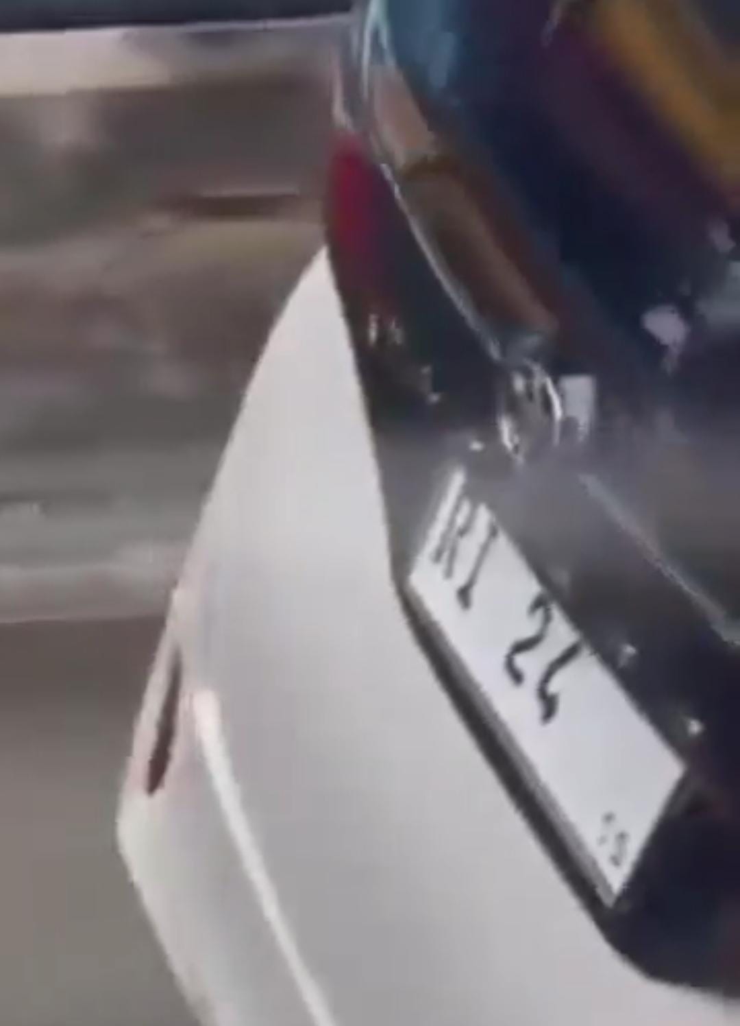 Viral! Mobil Alphard Nopol RI 24 Terobos Jalur Busway, Begini Tanggapan PT Transjakarta