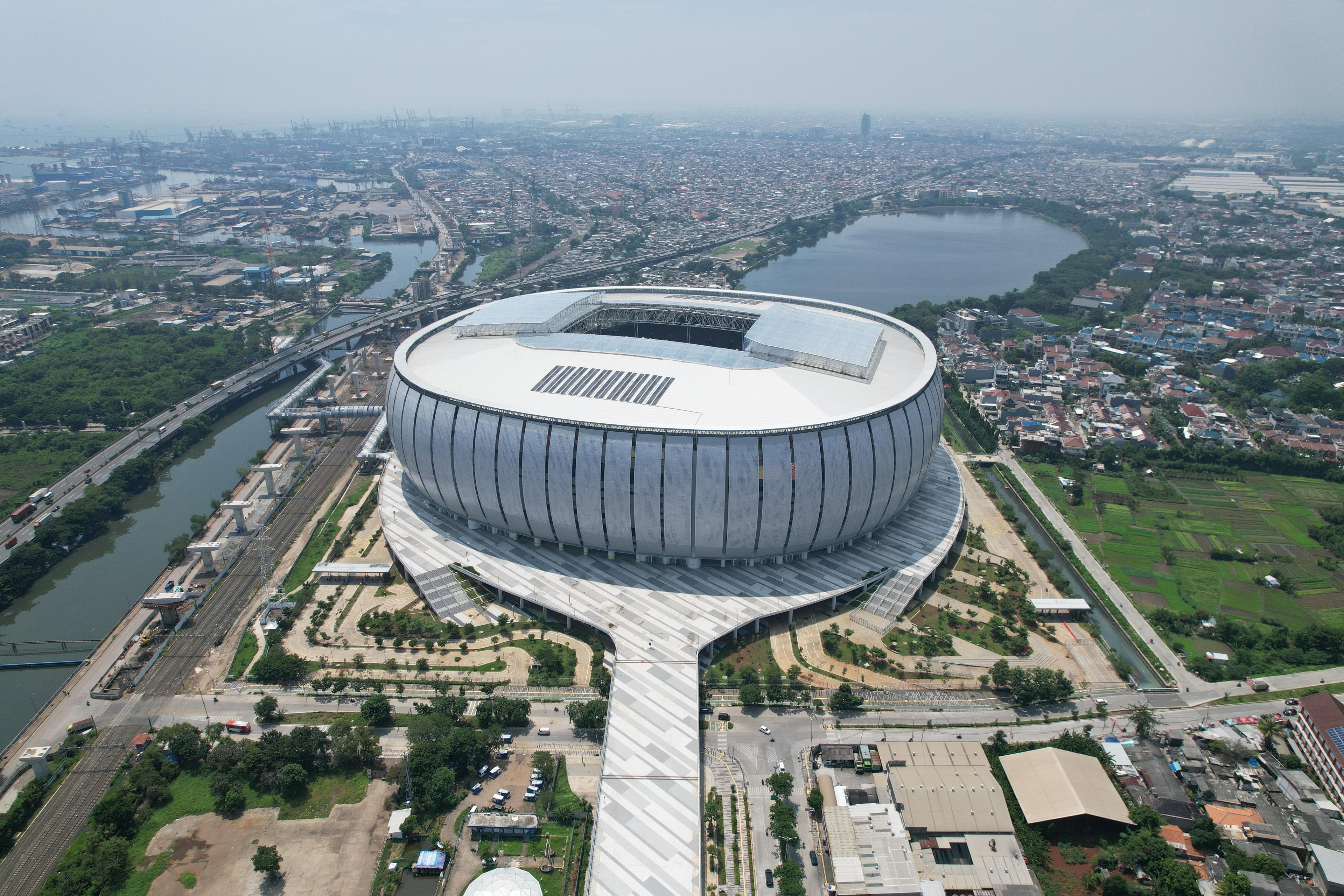 Hindari Kemacetan Saat Konser Seventeen di Stadion JIS, Berikut Rute Alternatif Transportasi Umum yang Bisa Diakses!