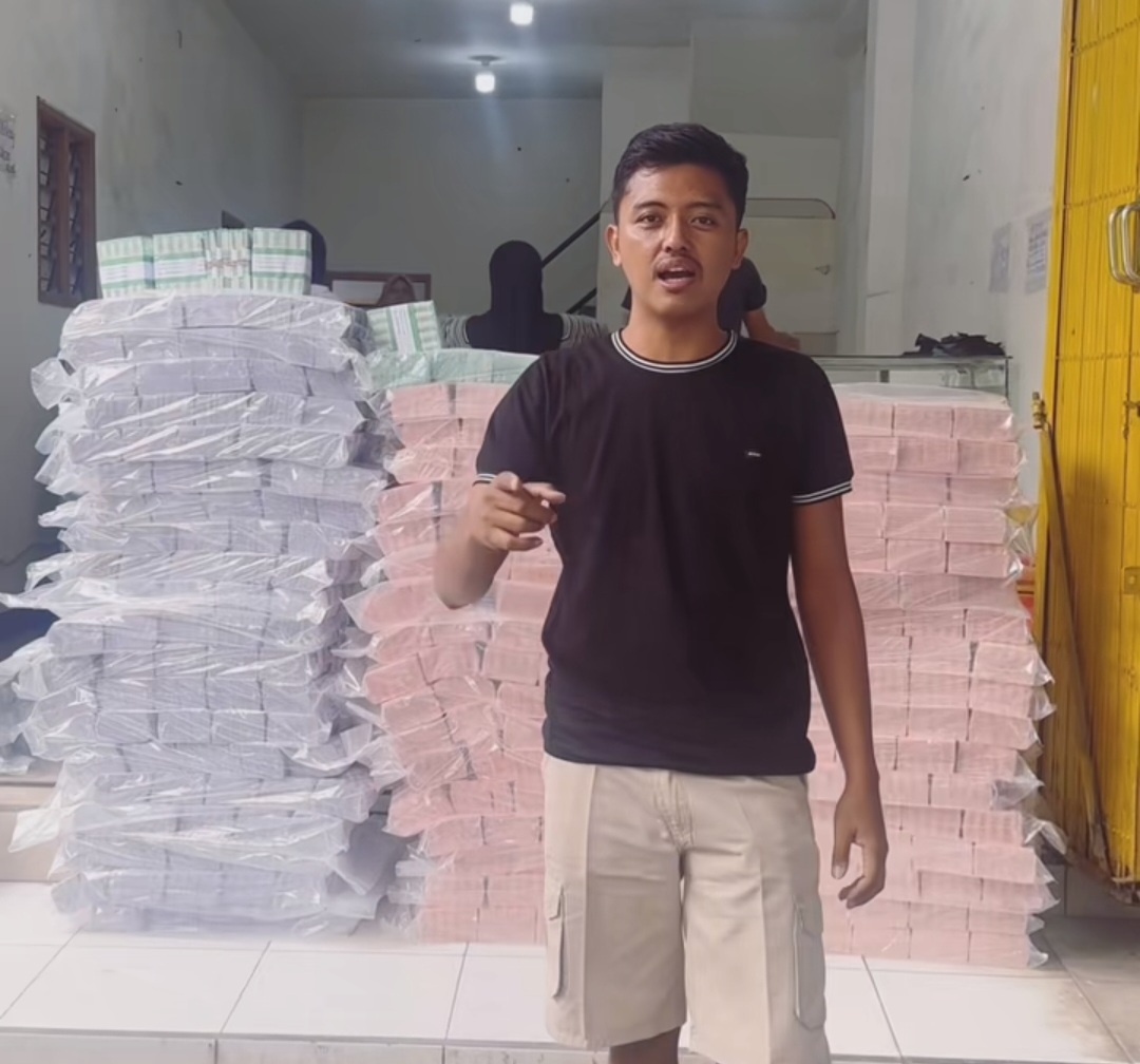 Viral, Pemuda di Bangil Pasuruan Buka Usaha Jasa Penukaran Uang Baru, Total Sampai 2 Miliar!