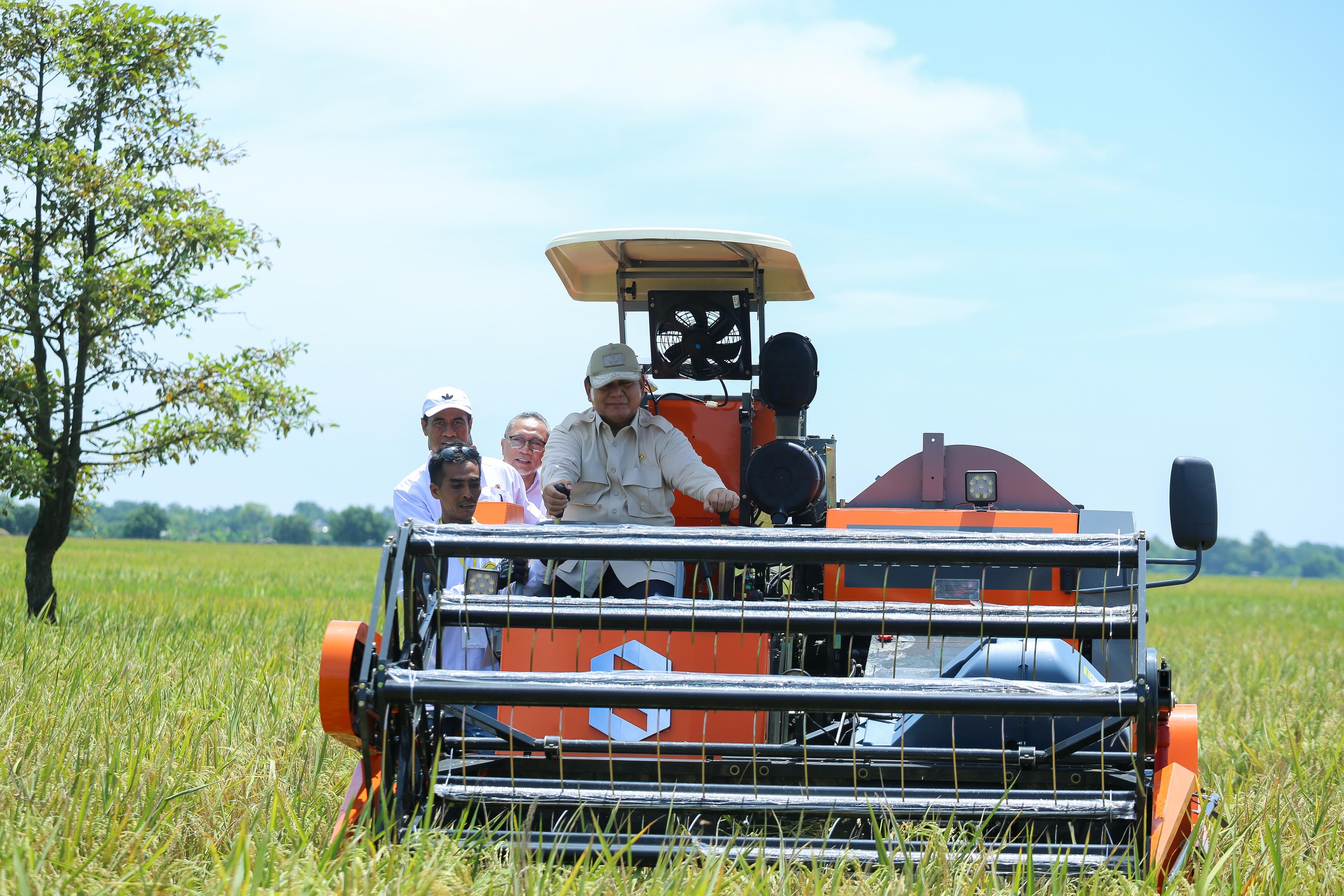 Hadiri May Day di Monas, Presiden Prabowo Dinilai Tunjukkan Keberpihakan Nyata pada Buruh