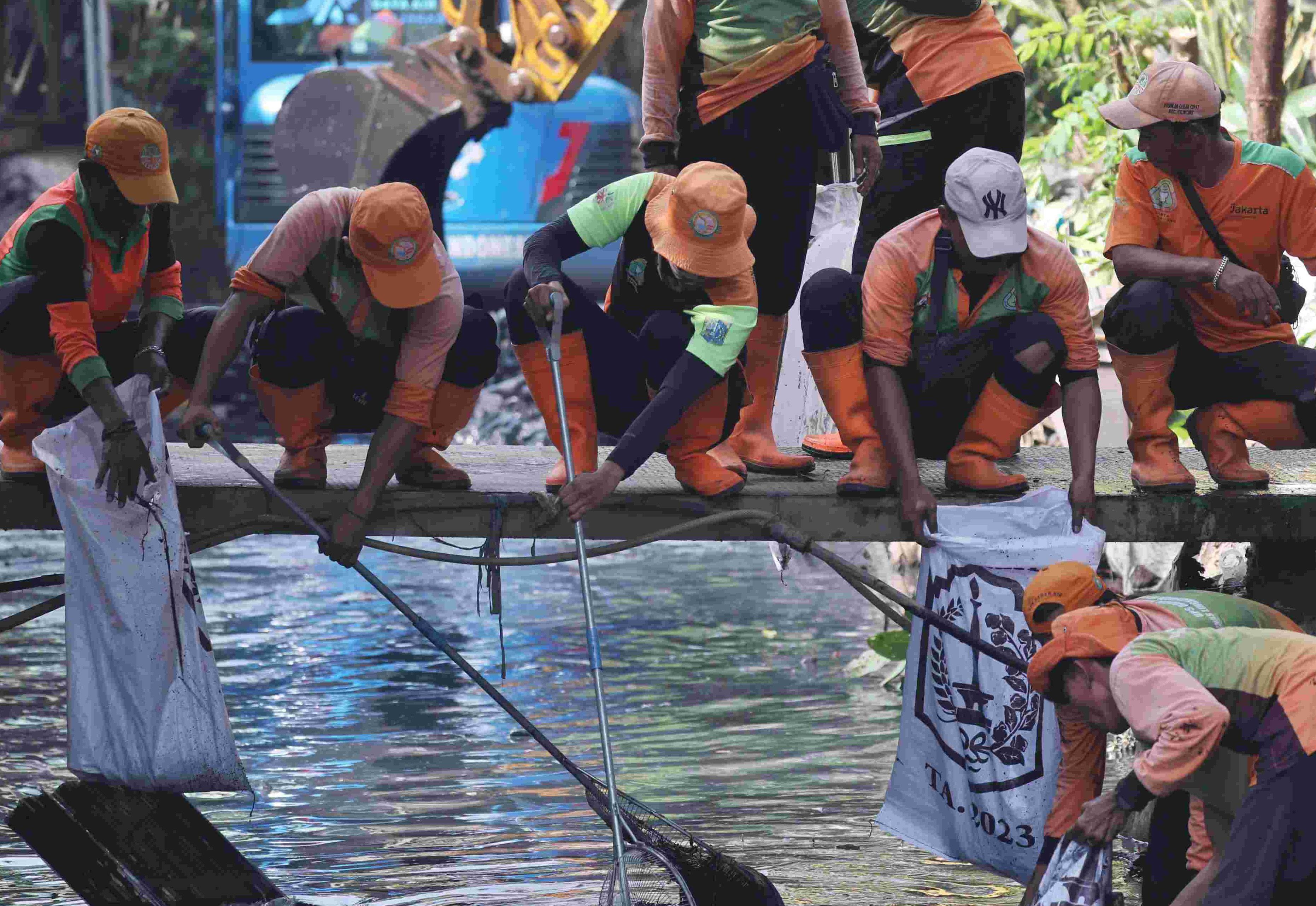 Permudah Normalisasi Sungai di Jakarta, Wagub Rano Usul Bangun Jembatan Sistem Buka-Tutup