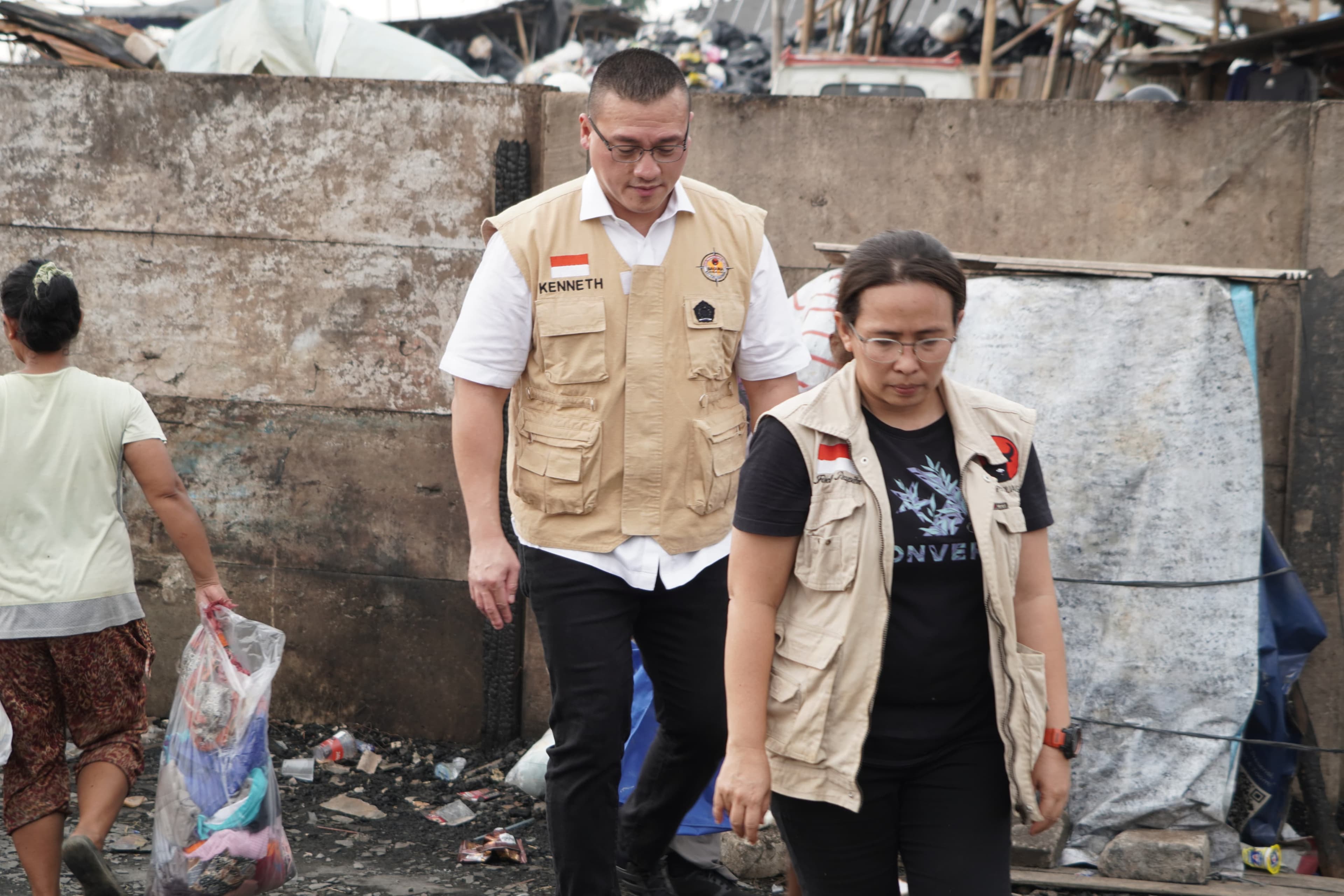 Kebakaran di Kapuk Muara Hanguskan Ratusan Rumah, BAGUNA PDIP DKI Salurkan Bantuan ke Korban