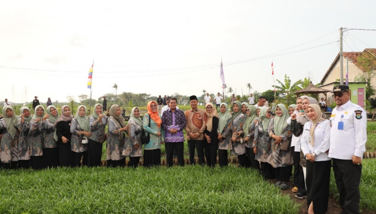 Resmikan Insinerator Alat Pengolah Sampah Tanpa Asap, Bupati Maesyal Apresiasi Kades Mekar Jaya dan Kawan Muda 17 Atas Inovasi Teknologi