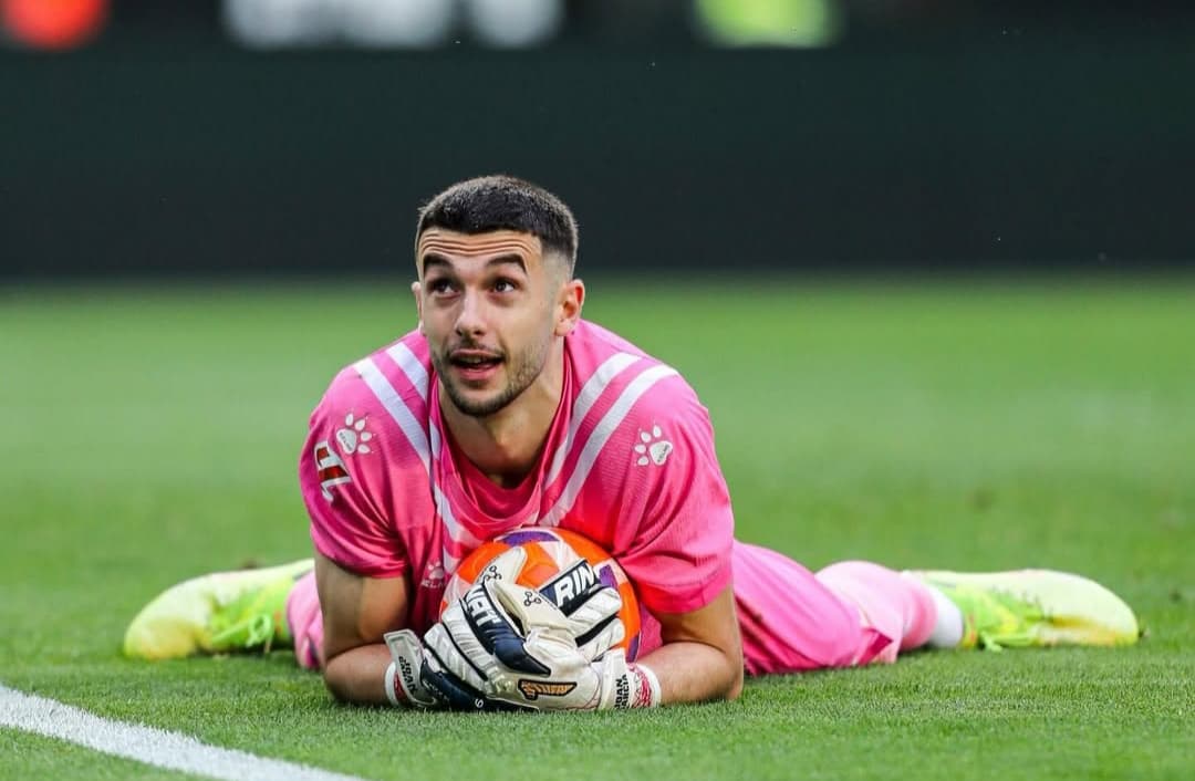 Barcelona Bajak Joan García dari Espanyol: Kiper Emas Olimpiade Jadi Amunisi Baru Blaugrana