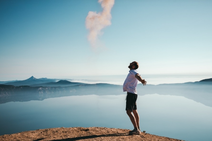 Biar Nggak Burnout, Ini Rekomendasi Kota-kota untuk Healing Sendirian Anti Ribet