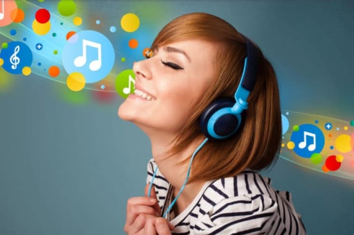 Dari BTS Sampai Dua Lipa, Ini 5 Lagu Upbeat Biar Weekend Kamu Makin seru