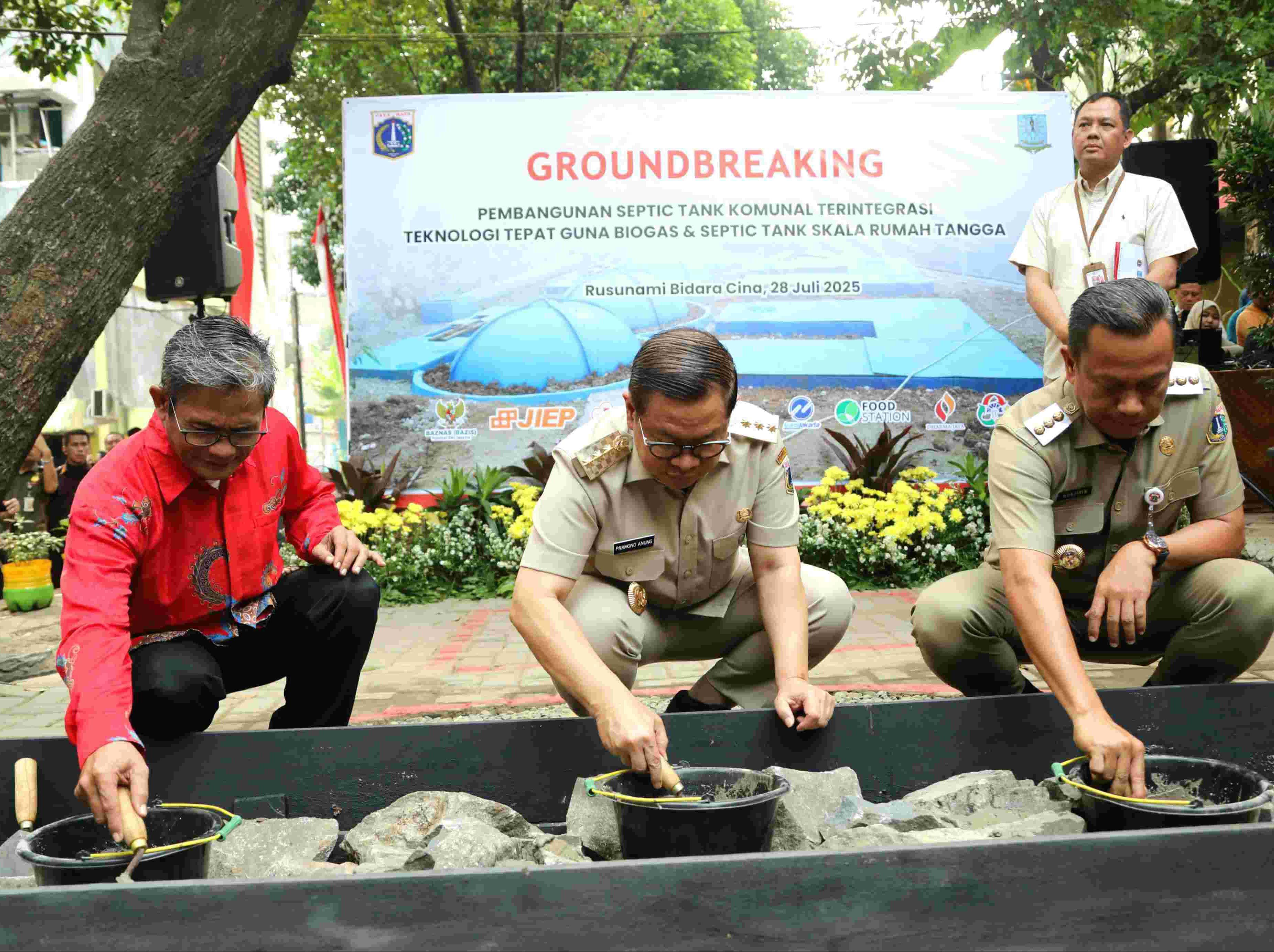 Groundbreaking Septic Tank Komunal Terintegrasi Teknologi Biogas, Gubernur Pramono Dorong Percepatan Sanitasi Layak untuk Semua Warga Jakarta