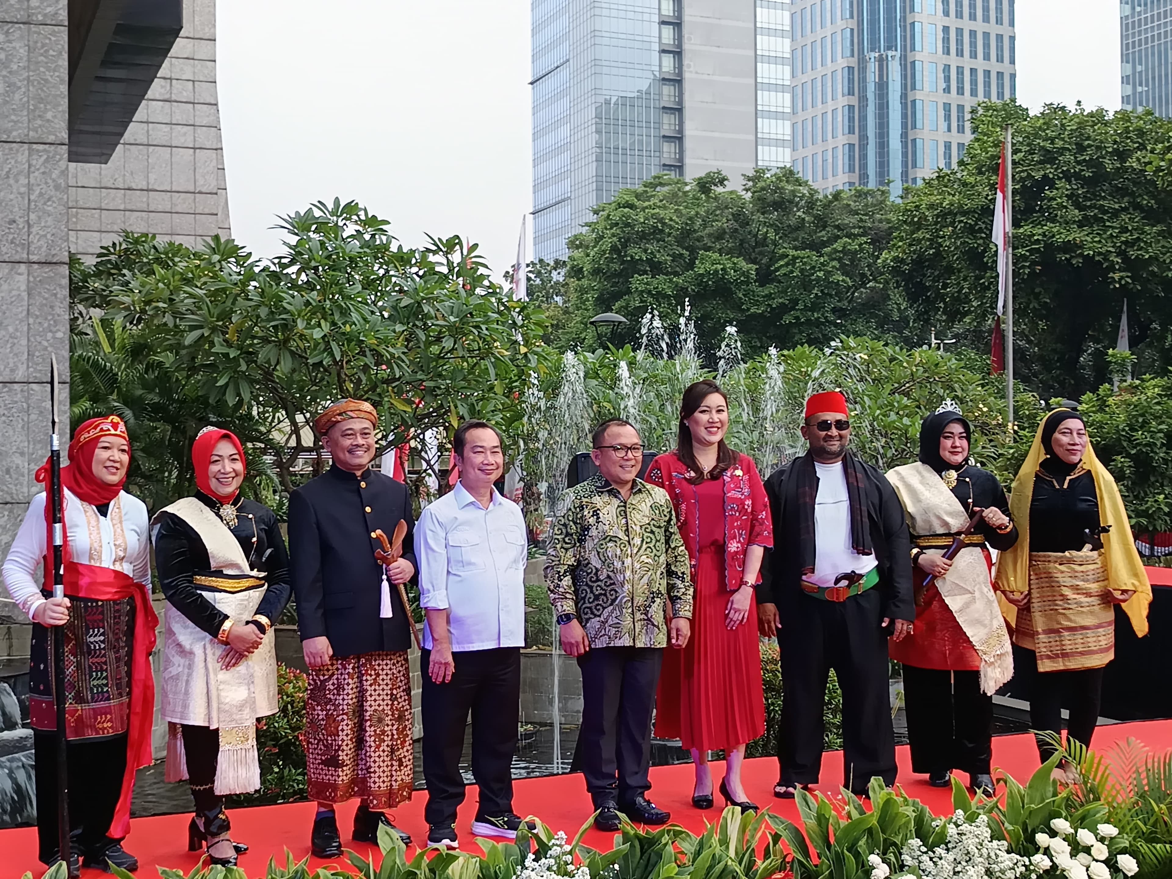 Peringatan HUT ke-80 RI, Wakil Ketua DPRD Basri Baco dari Golkar Hadiri Fashion Show sebagai Bentuk Syukur atas Perjuangan Pahlawan